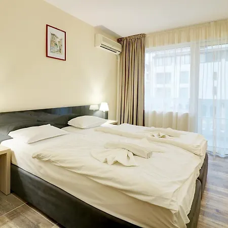 Family Jupiter 발치크