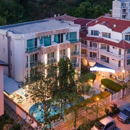 Family Hotel Jupiter Hotel 3*